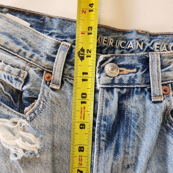 American Eagle Highest Rise Mom Jeans No Stretch High Waisted Light Wash 2 short - Picture 10 of 11